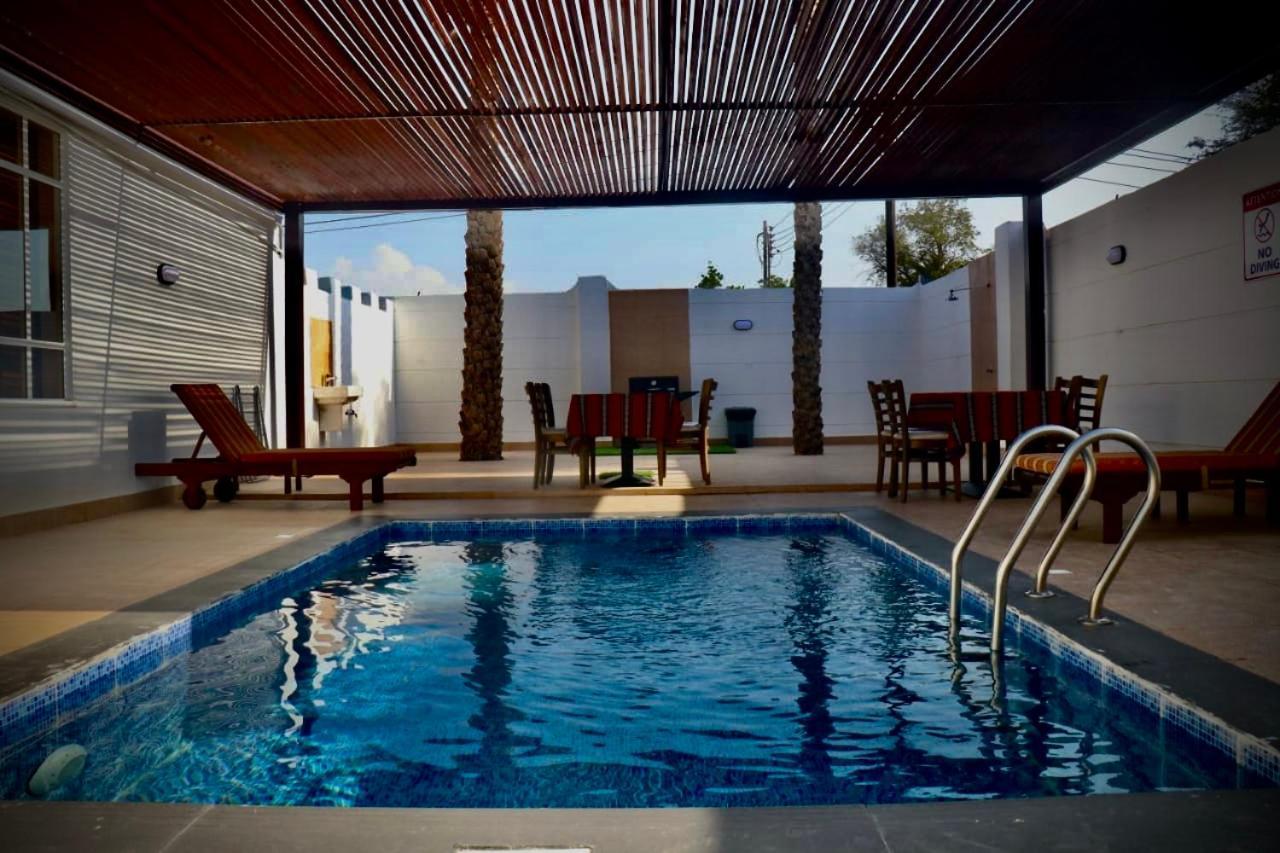 Coastline Resort Мусанах Екстериор снимка
