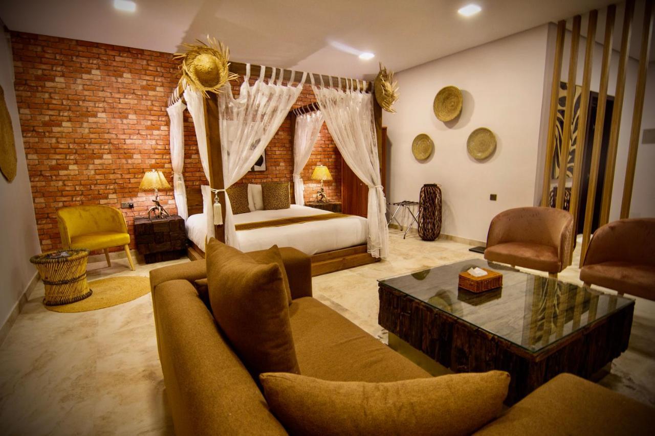 Coastline Resort Мусанах Екстериор снимка